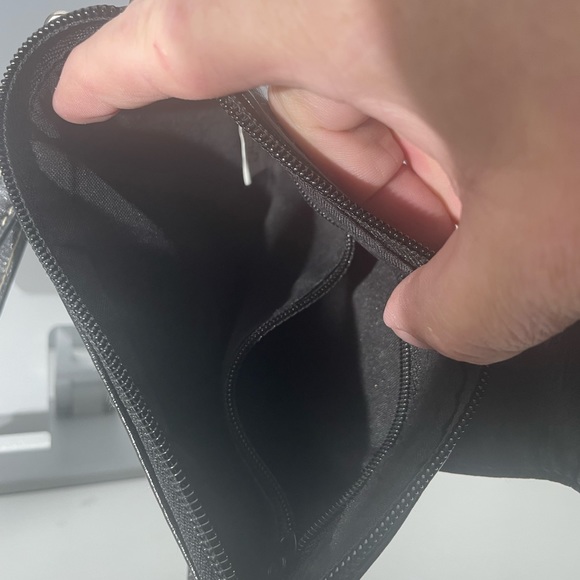 EUC BLACK LEATHER WRISTLET - Picture 3 of 7